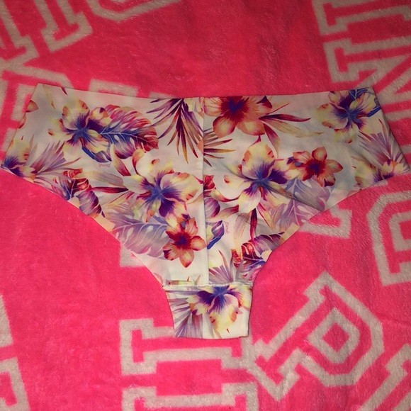 New Victoria’s Secret Pink Floral Cheeky Panty - Picture 3 of 3